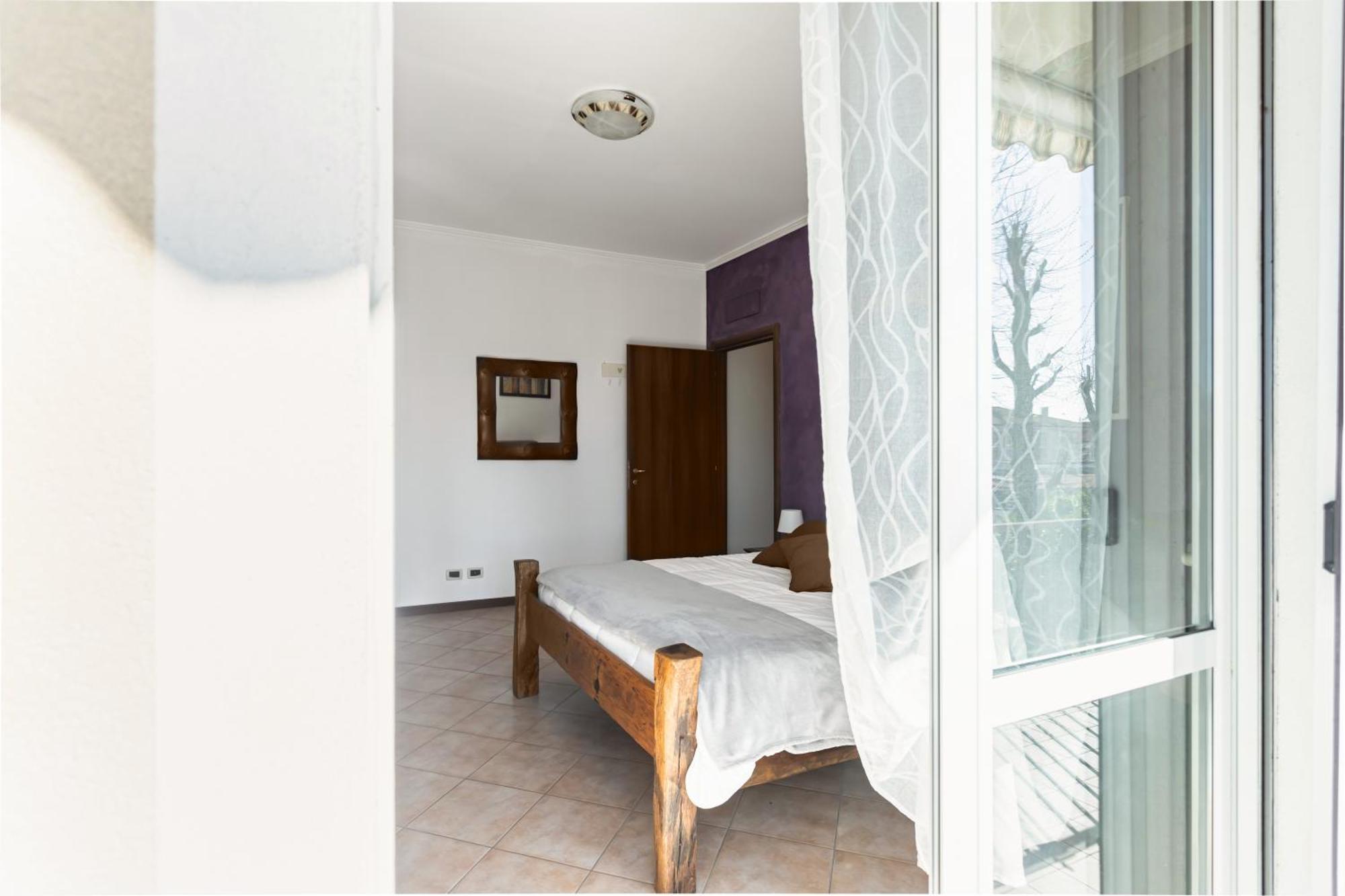 Апартаменты Lilly House - Travaco Siccomario - By Host4U San Martino Siccomario Экстерьер фото
